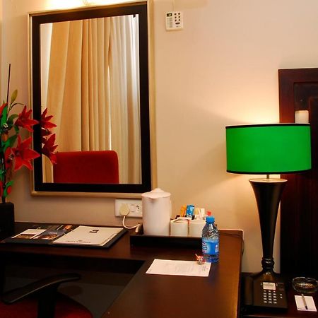 Bon Hotel Емпангени Екстериор снимка