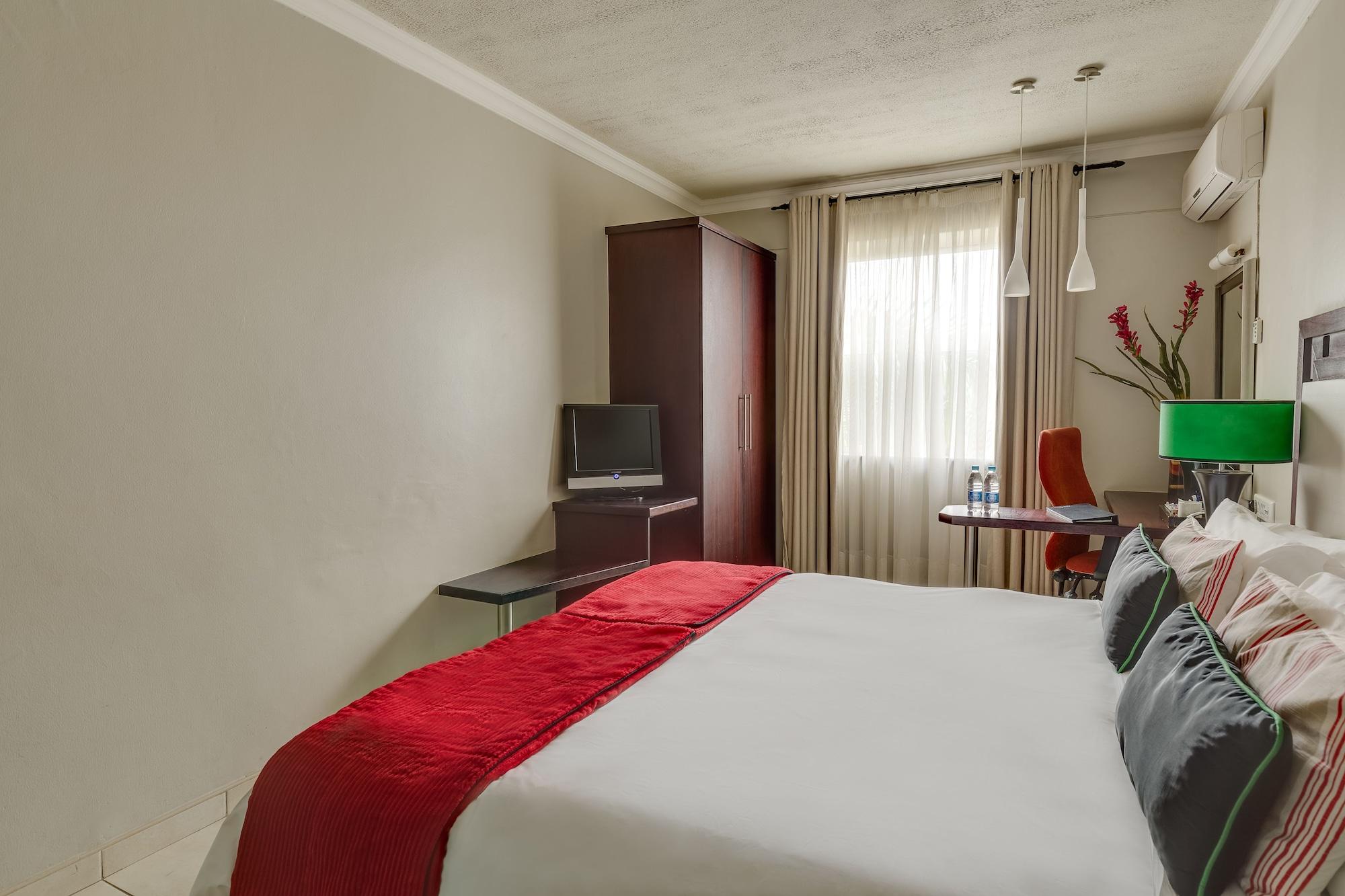 Bon Hotel Емпангени Екстериор снимка