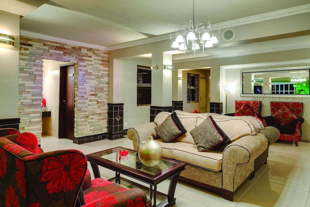 Bon Hotel Емпангени Екстериор снимка