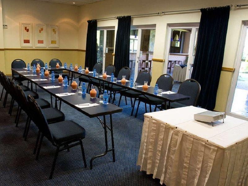 Bon Hotel Емпангени Екстериор снимка