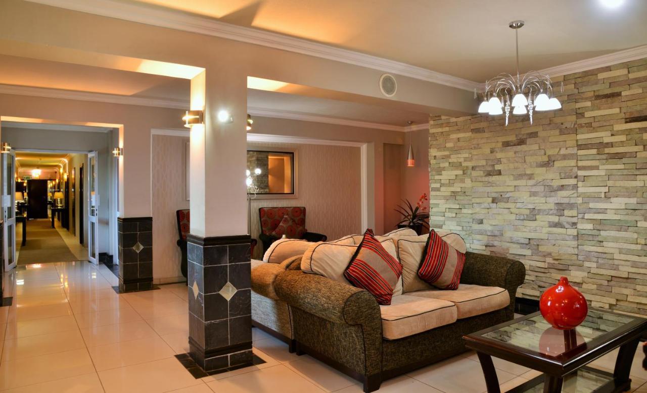Bon Hotel Емпангени Екстериор снимка