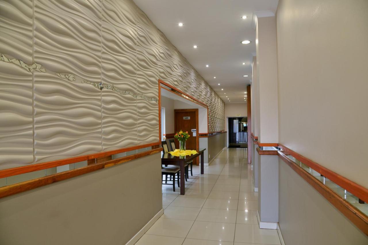 Bon Hotel Емпангени Екстериор снимка