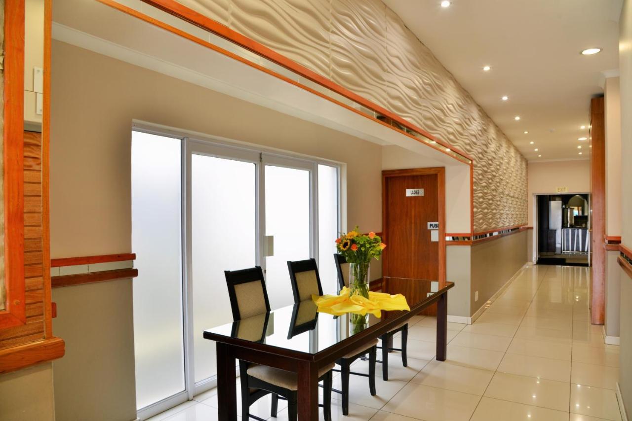 Bon Hotel Емпангени Екстериор снимка